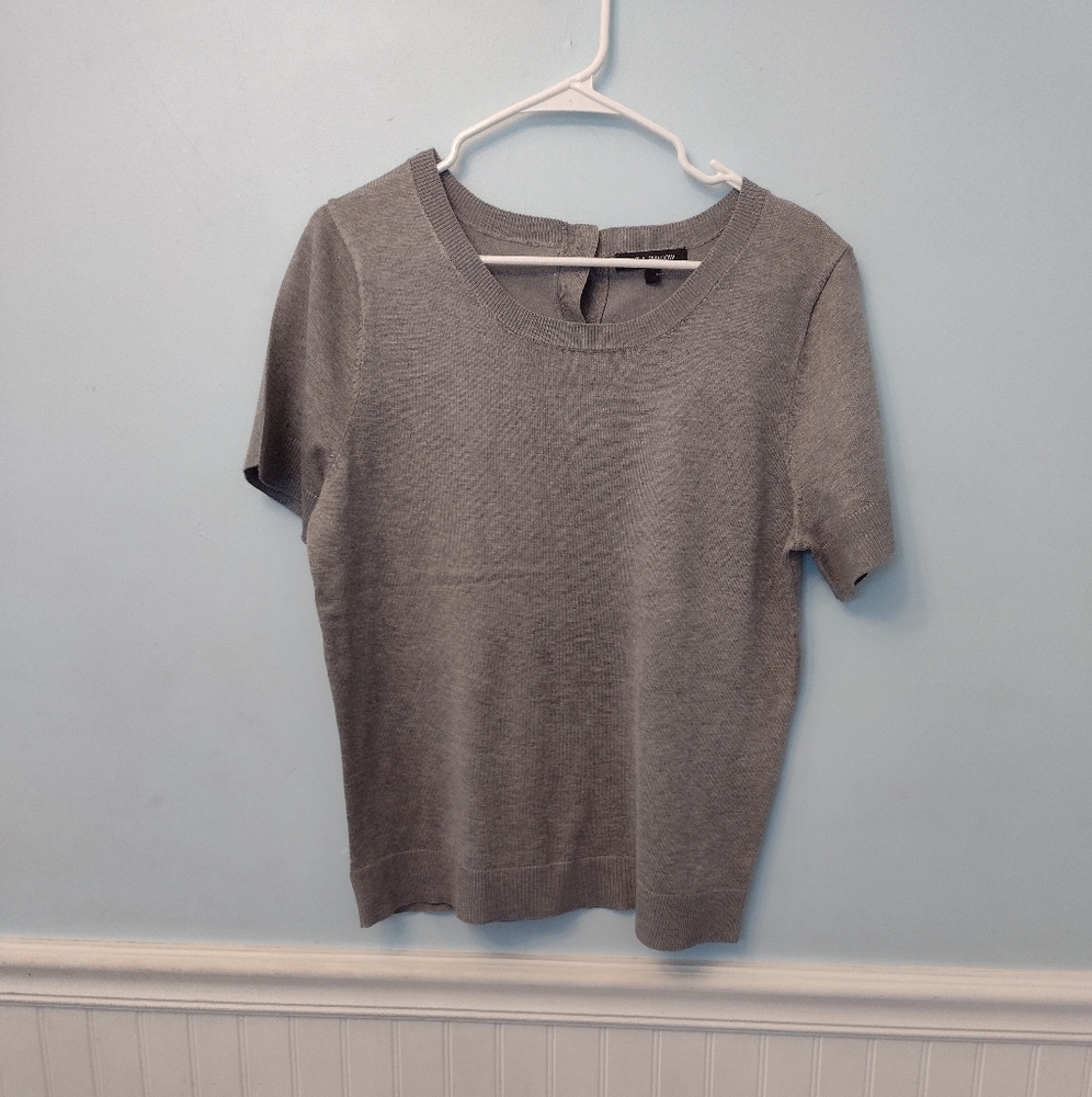 Grey sweater shirt!🐘